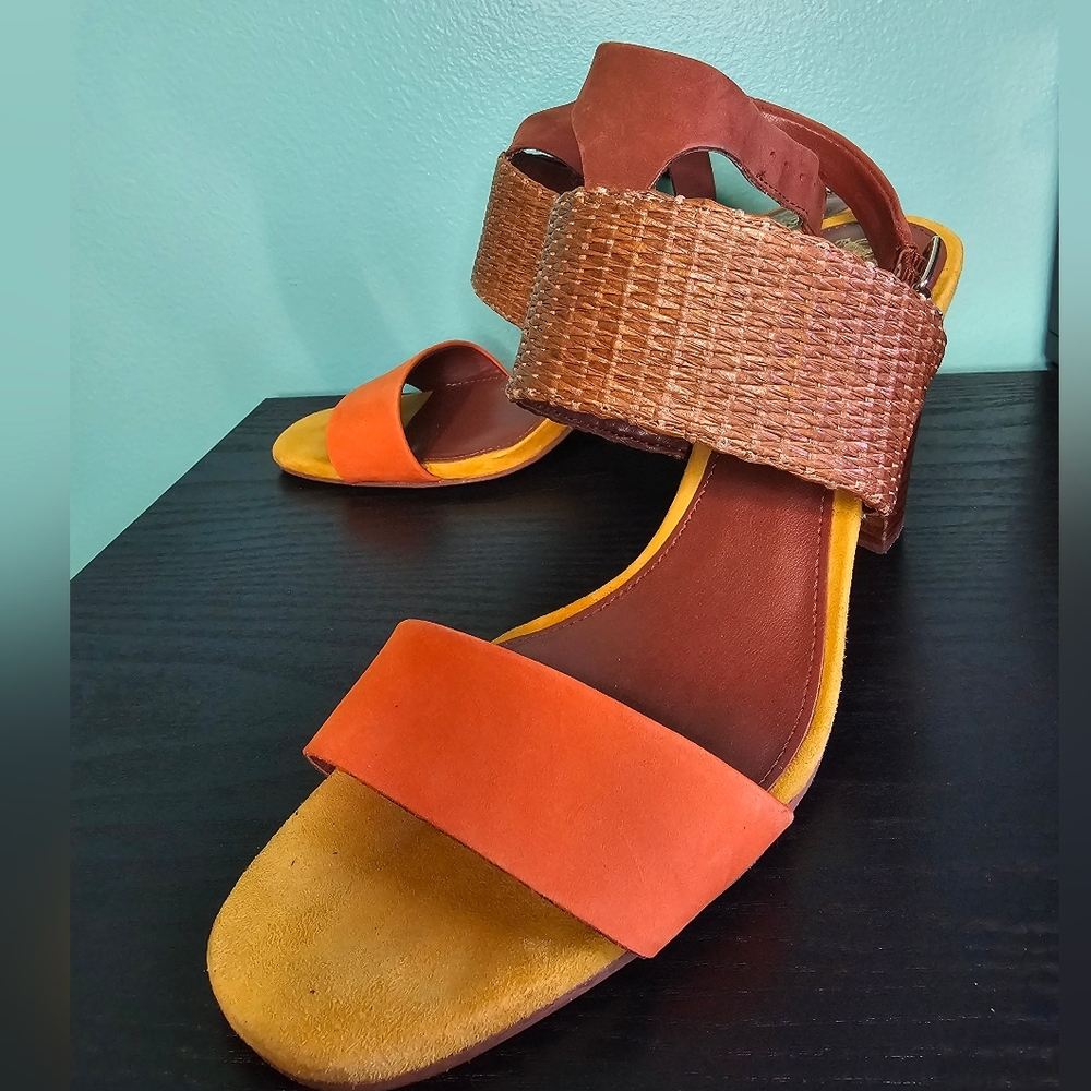 Vince Camuto "Warma" Orange and Brown Platform Sandals Women's Size 7